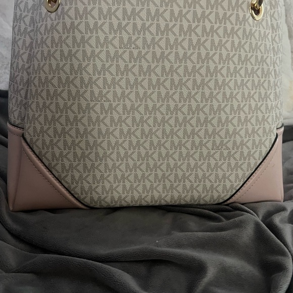 Brown new Michael Kors bag we talk on it never do you - Picture 3 of 4